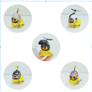 Pato Patinho de Borracha Amarelo e Preto com Capacete Decoração de Moto carro Enfeite Decorativo para Veículos Astronaut